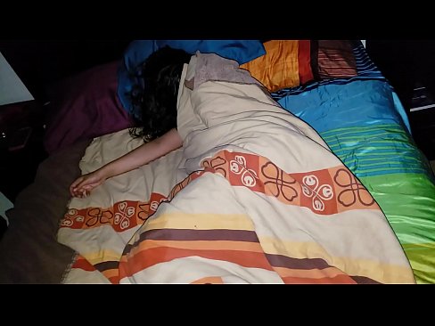 ❤️ Stiefson beréiert seng jonk Stéifmamm wärend hatt schléift. ️❌ Hausgemachte Porno bei eis lb.novoporn.ru ❤